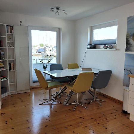 Hotel 4 Sterne Dtv Floating House Kröslin Esterno foto