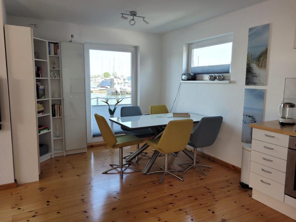 Hotel 4 Sterne Dtv Floating House Kröslin Esterno foto