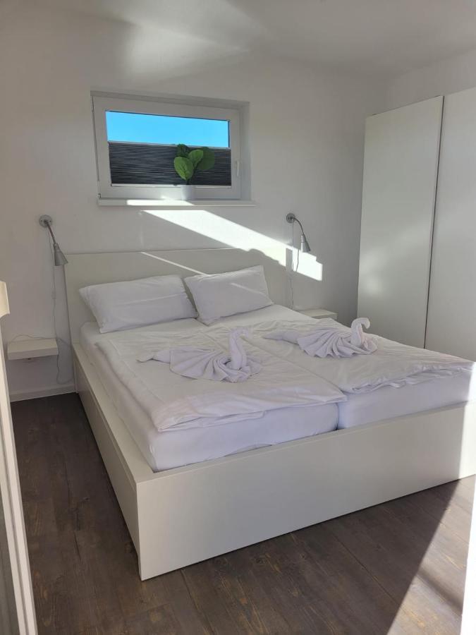 Hotel 4 Sterne Dtv Floating House Kröslin Esterno foto